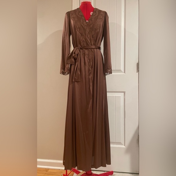 Vintage Vassarette Satin Peignoir Robe Chocolate Brown With Lace Trim - Picture 5 of 14